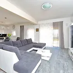 Panorama Hills Villa *
